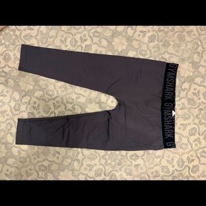 GYM Shark no seam workout crop pants size M